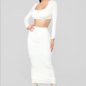 White two piece skirt set
